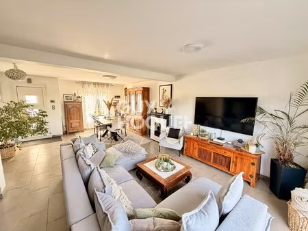 maison à vendre de 6 pièces d'environ 131 m²