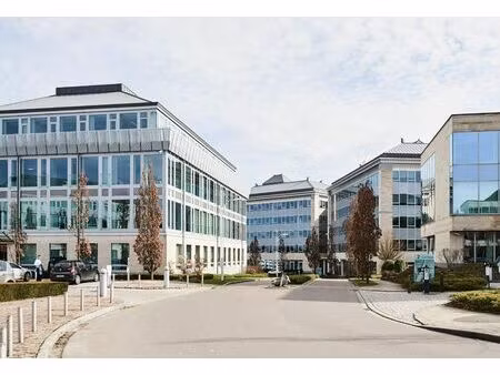 bureaux à louer à place du luxembourg 1 braine-l'alleud (rbv36290)