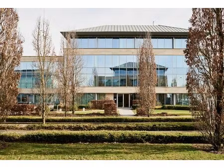 bureaux à louer à place du luxembourg 1 braine-l'alleud (rbv36292)