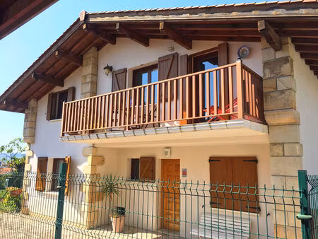 a louer  a l'année appartement type t4 meublé