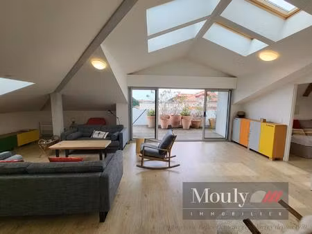 incroyable appartement au pays basque avec une immense terrasse  garage et ascenseur.