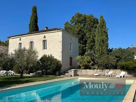 propriete avec 2 maisons  2 piscines et des dependances sur 2.5ha