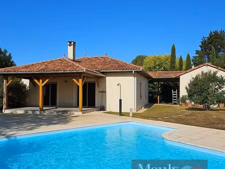 maison recente toute de plain pied avec piscine