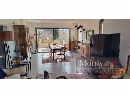 maison des années 80 avec grand parc et piscine