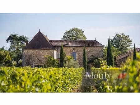 propriete en cahors aoc certifiee en bio avec maison princiaple  un chais recent   maison.