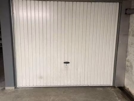 vente garage et parking à nantes (44000) : à vendre / 27m² nantes