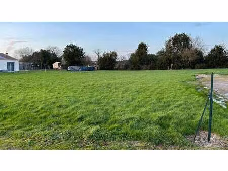 vente terrain à corpe (85320) : à vendre / 1251m² corpe