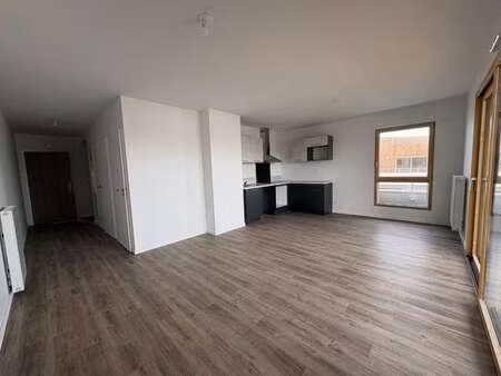 location appartement 3 pièces à saint-hilaire-de-riez (85270) : à louer 3 pièces / 64m² sa