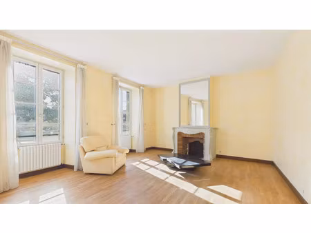 vente appartement 7 pièces 219 m² saint-céré (46400)