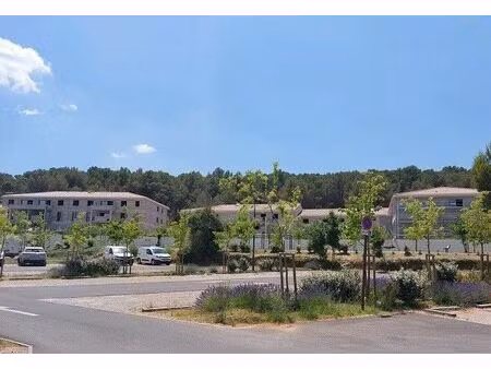 location appartement 4 pièces 88 m² à rognes (13840)