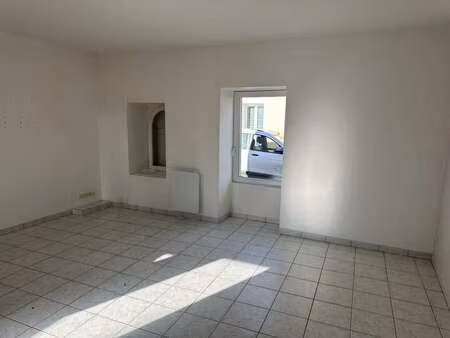 location maison à montreuil-sur-maine (49220) : à louer / 70m² montreuil-sur-maine