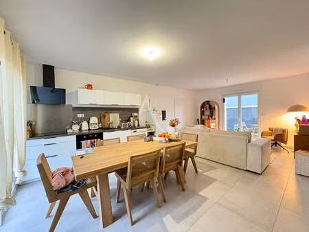 location maison à meslay-du-maine (53170) : à louer / 64m² meslay-du-maine