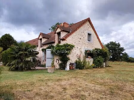 belle maison en pierre