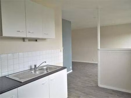 location appartement 3 pièces à angers (49000) : à louer 3 pièces / 69m² angers