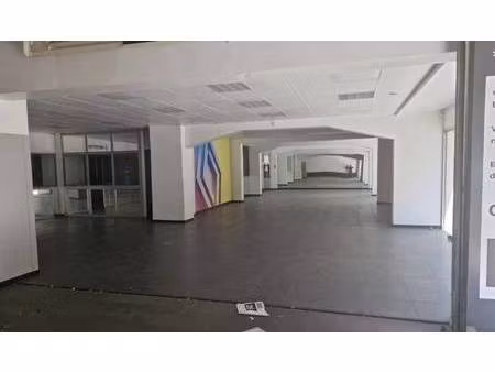 local d'activités à louer