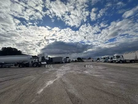 local d'activités à louer