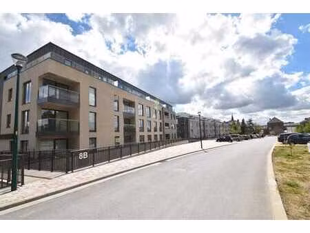 bel appartement centre rhode saint genèse au calme