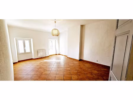 spacieux appartement t2 rénové à gonfaron