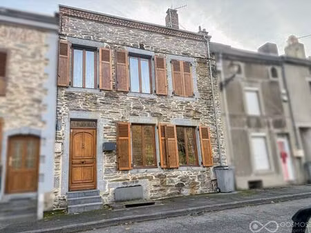 charmante maison en pierre au bord de la meuse