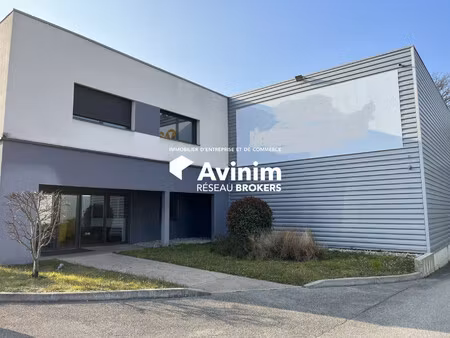 location local commercial