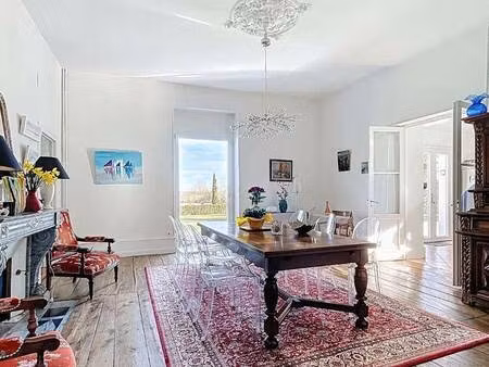 selas latour et associes notaires