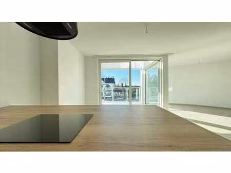 loverval. appartement 2ch  terrasse  cave et carport.