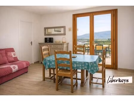 gréoux-les-bains – t2 de 40 m² avec très grande terrasse  parking fermé et box