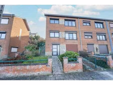 très belle maison 3 chambres avec garage et jardin