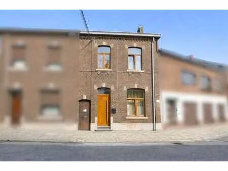 maison 3 chambres avec grenier  terrasse et petit jardin