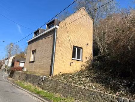 maison 3 chambres à saisir complètement rénovée .