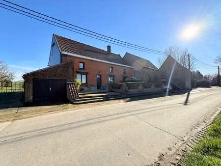 ancienne fermette 3 chambres avec dépendances