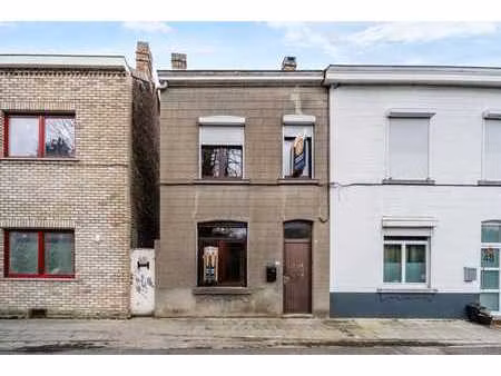 maison à rénover 2 chambres et jardin