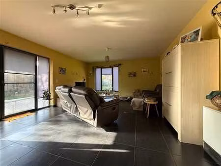 très bel appartement 2ch avec jardin privatif et parking