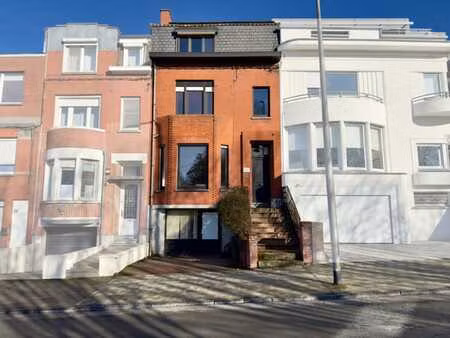 spacieuse maison bourgeoise avec 4 ch. jardin et garage 2 vo