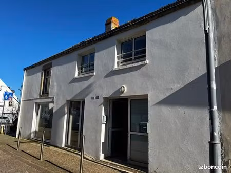 appartement 4 pièces 65 m2+ local