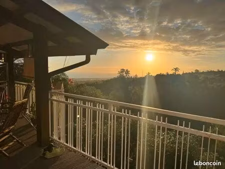 maison avec vue mer et montagnes - t5 - 97421