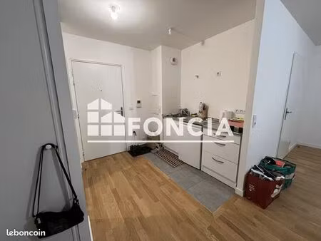 studio 1 pièce 33 m²