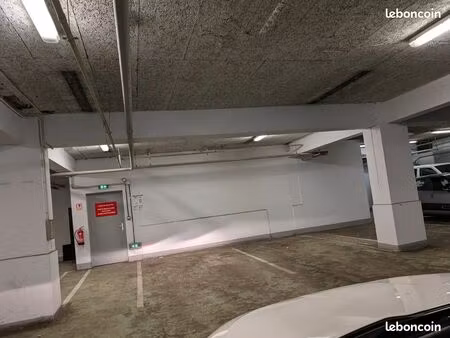 location place de parking vaise