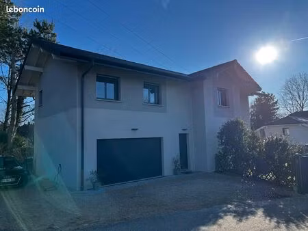 maison t5 dans les hauteurs de grilly (mourex)