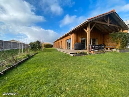 maison familiale a louer sur la commune de parentis en born