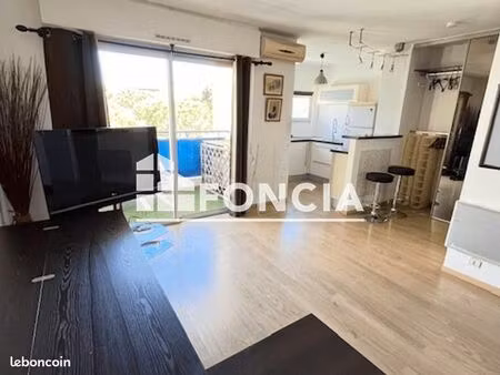 studio 1 pièce 27 m²
