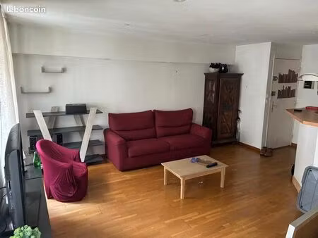 loue meublé de standing métro ampere