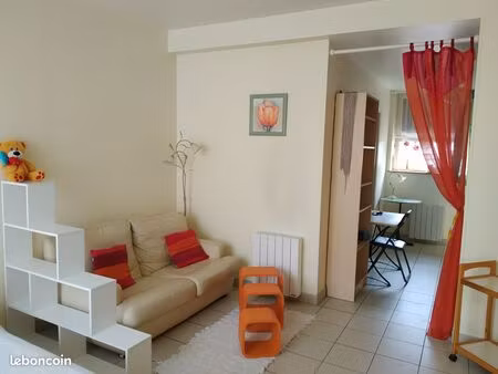 a louer gare alençon (quelques meubles)