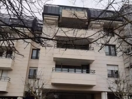 studio 1 pièce 27 m²