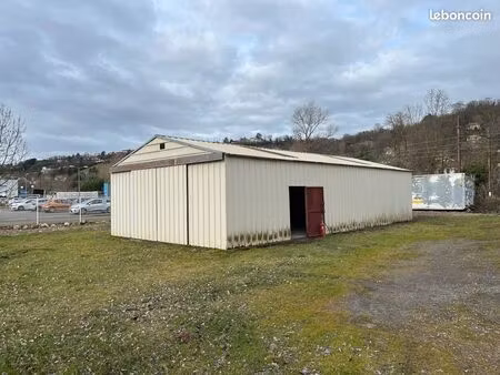 entrepot avec bureau 162 m² – neyron