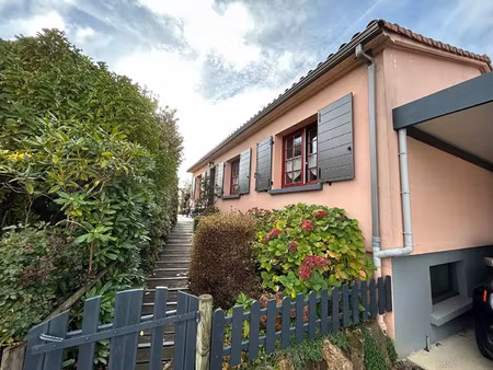 vente maison à montaigu (85600) : à vendre / 94m² montaigu