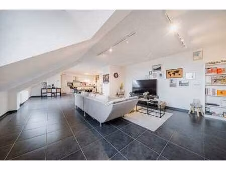 stembert - appartement une chambre