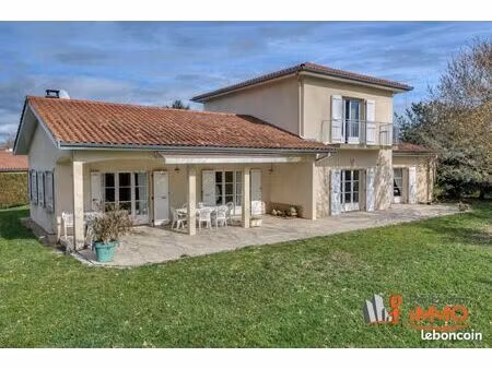 propriété 6 pièces 189 m²