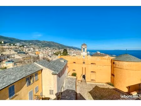 duplex 6 pièces 127 m²