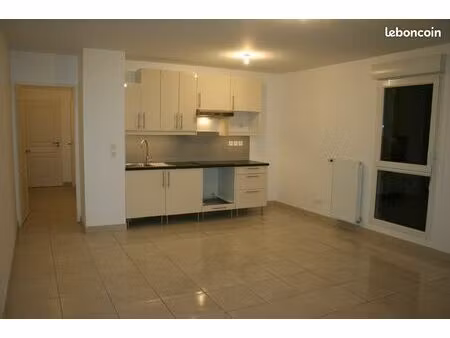 appartement t2 50m2 décines 790 + charges